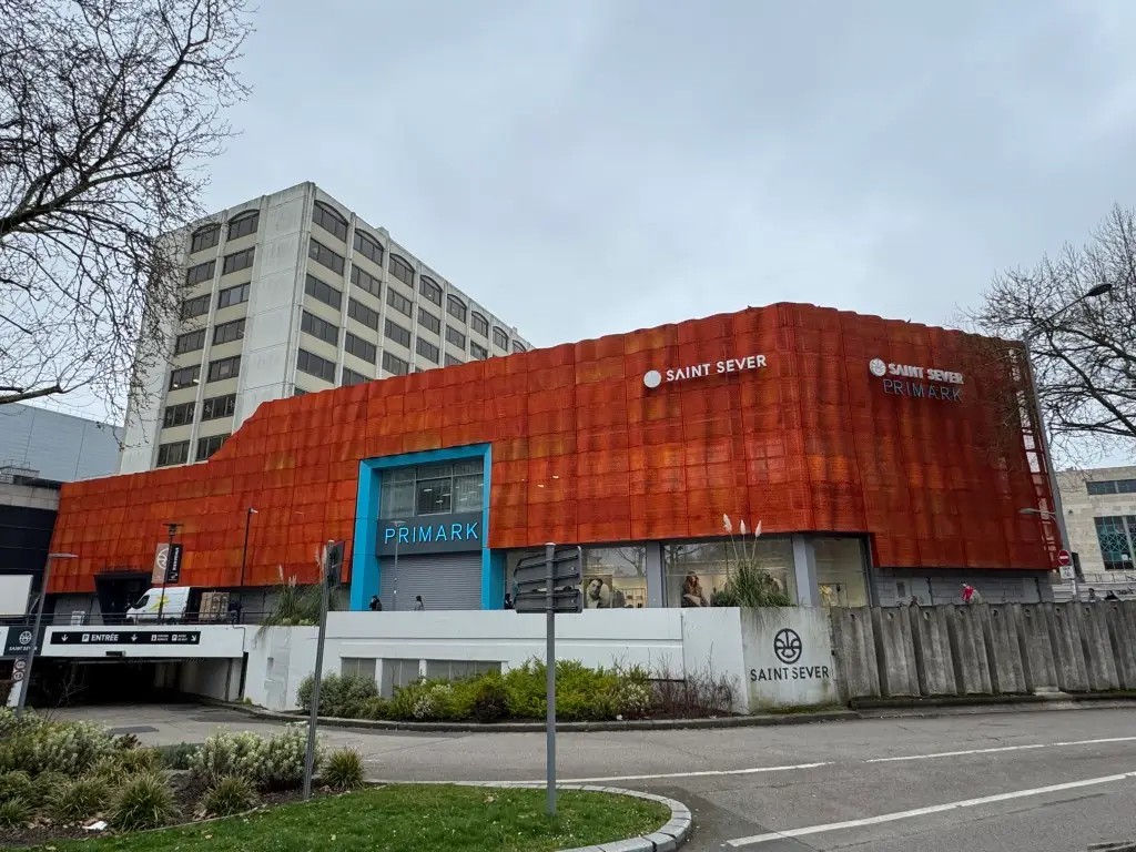 Bardage métal déployé à la bibliothèque de St SEVER - 